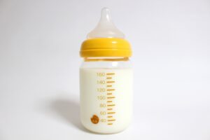 哺乳瓶