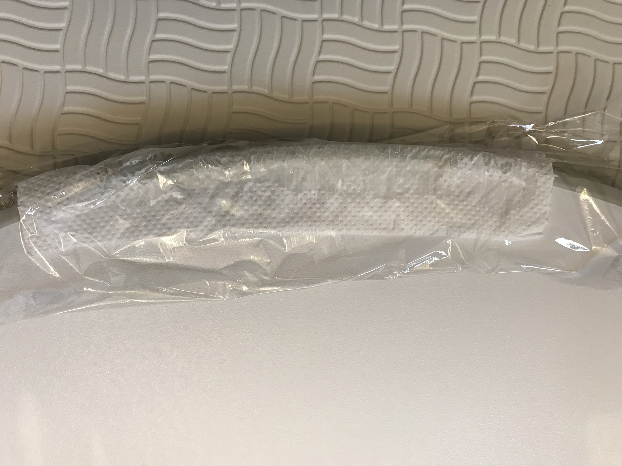 ゴムパッキン用カビキラーを塗布