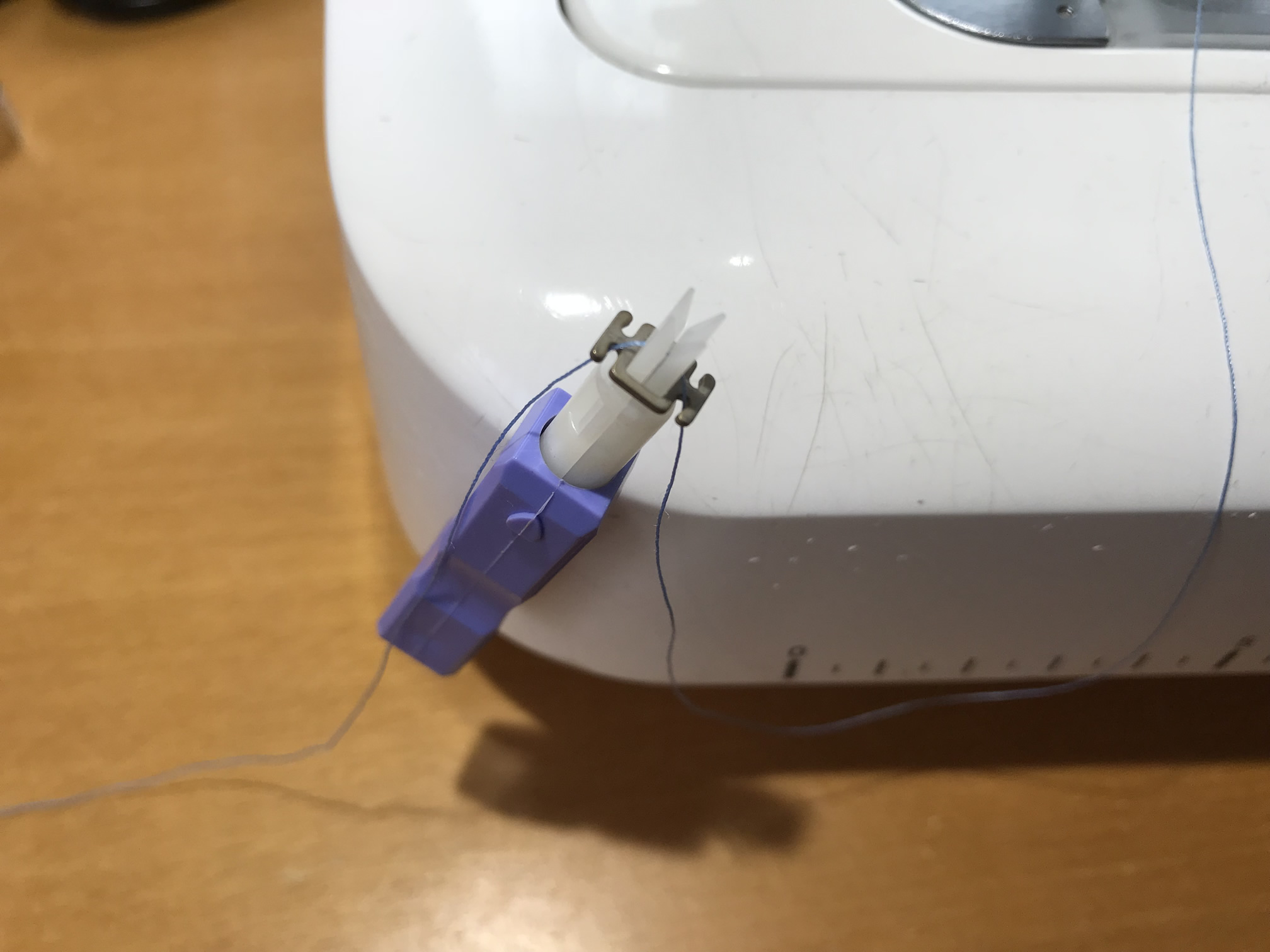 ミシン用糸通し